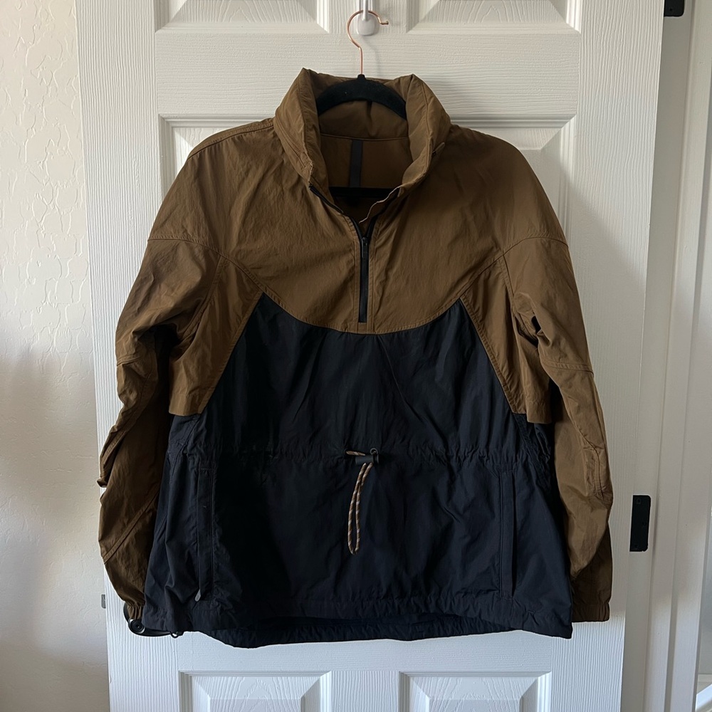 Barry’s x Lululemon Windbreaker
